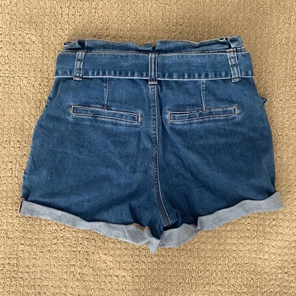 Never worn with tags, express high waisted shorts - Picture 2 of 3